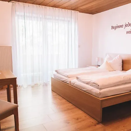 Inn Landgasthof Zum Hieblwirt Neukirchen (Lower Bavaria)